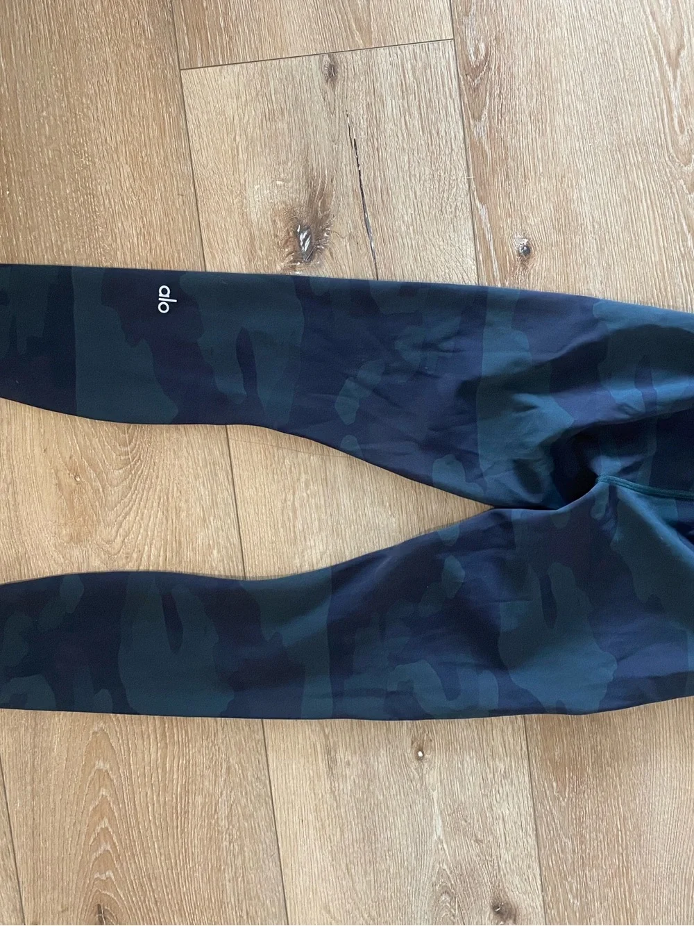 ALO Yoga women’s Camo leggings